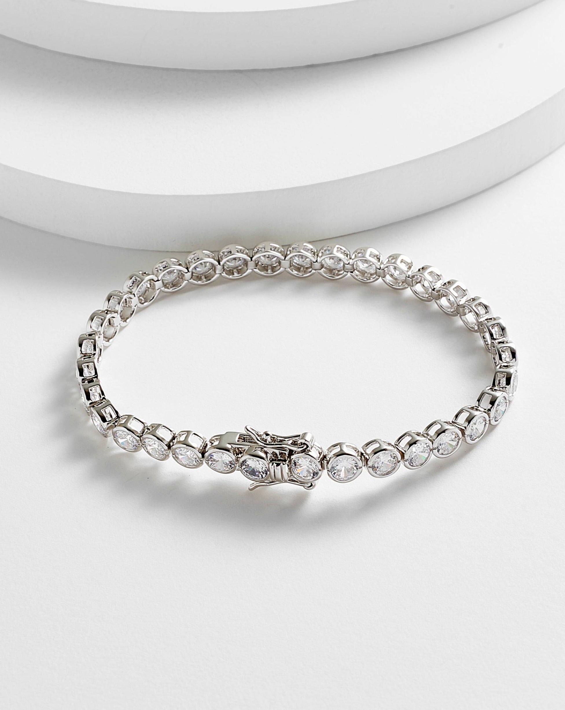 Edith Bezel Setting Tennis Bracelet
