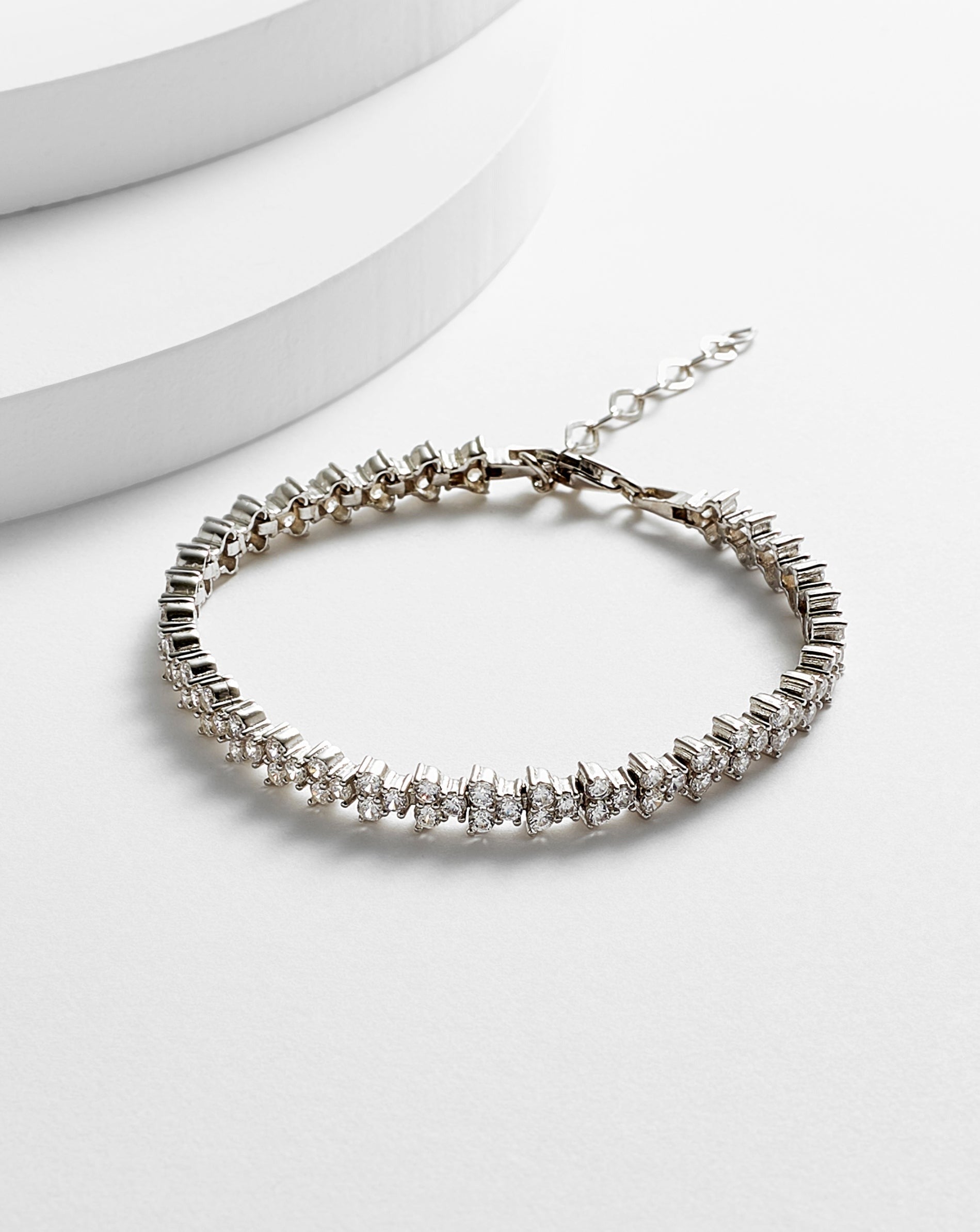Three Stone Setting Tennis Bracelet