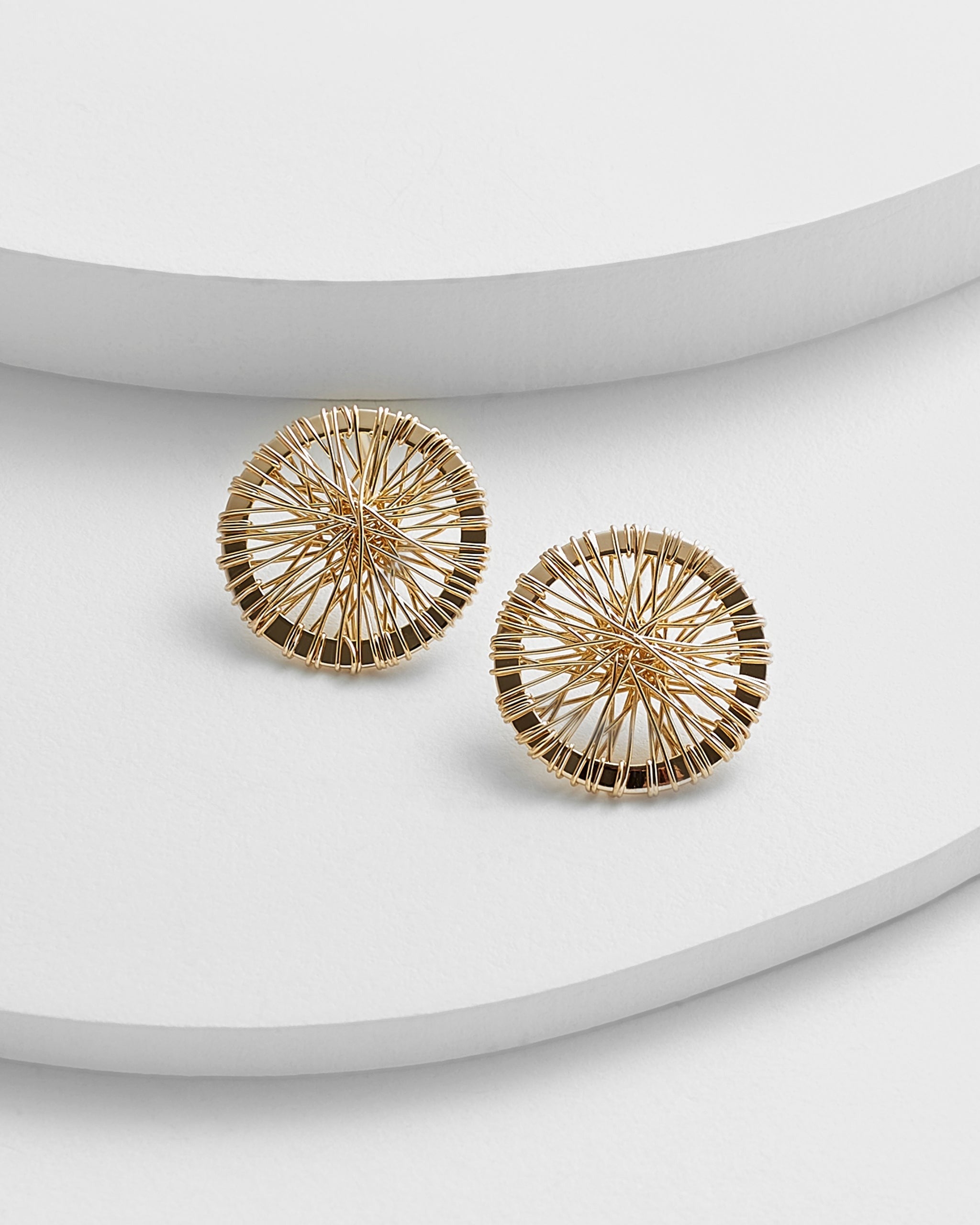 Linda Circle Wire Stud Earrings