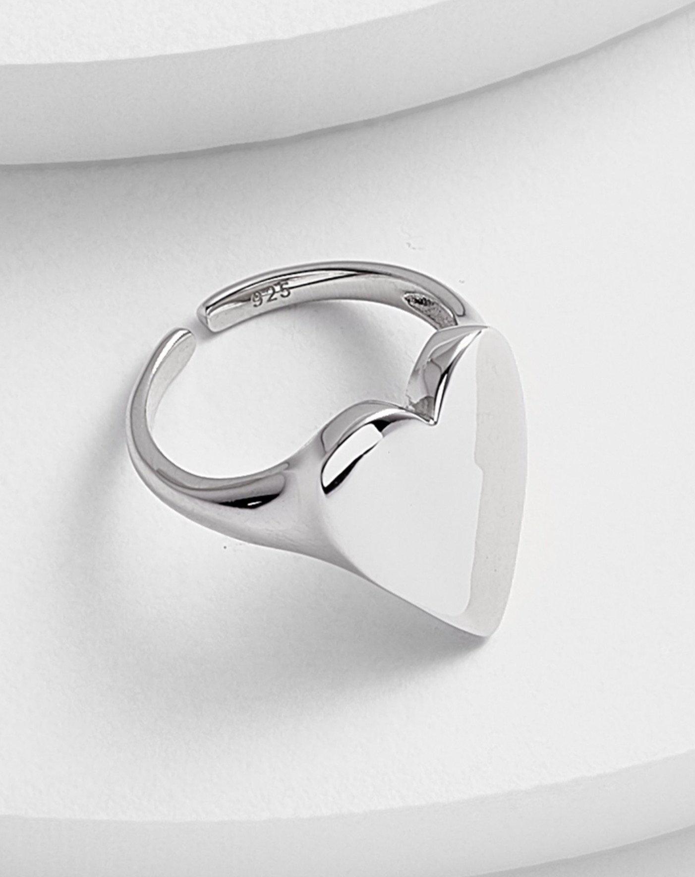 MYSHA Solid Heart Ring
